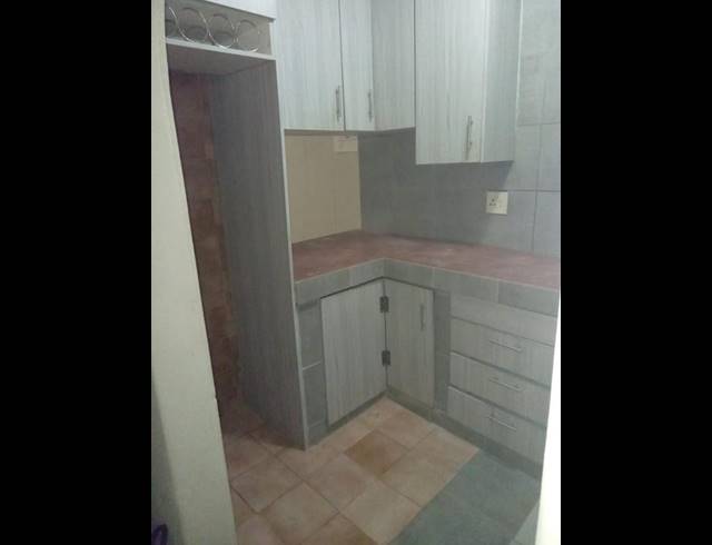 2 BEDROOM APARTMENT FOR SALE IN EAST LYNNE